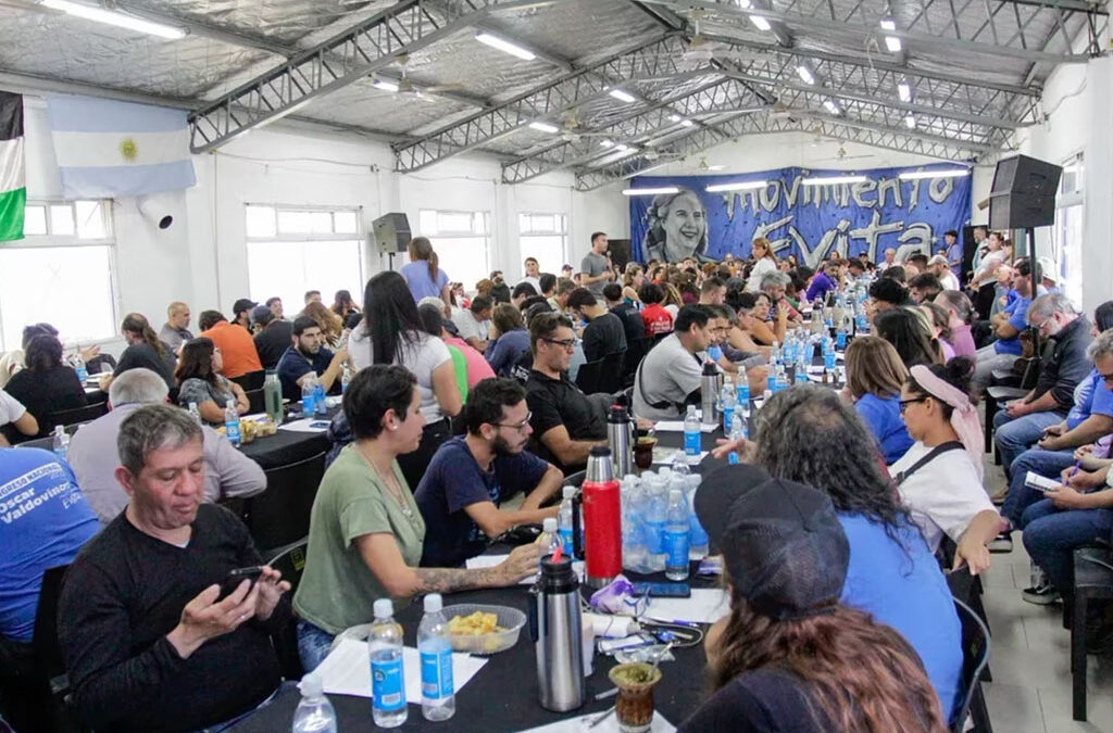 Después del pacto entre Milei, Bullrich y Macri, el Movimiento Evita relanzó la campaña electoral en favor de Sergio Massa