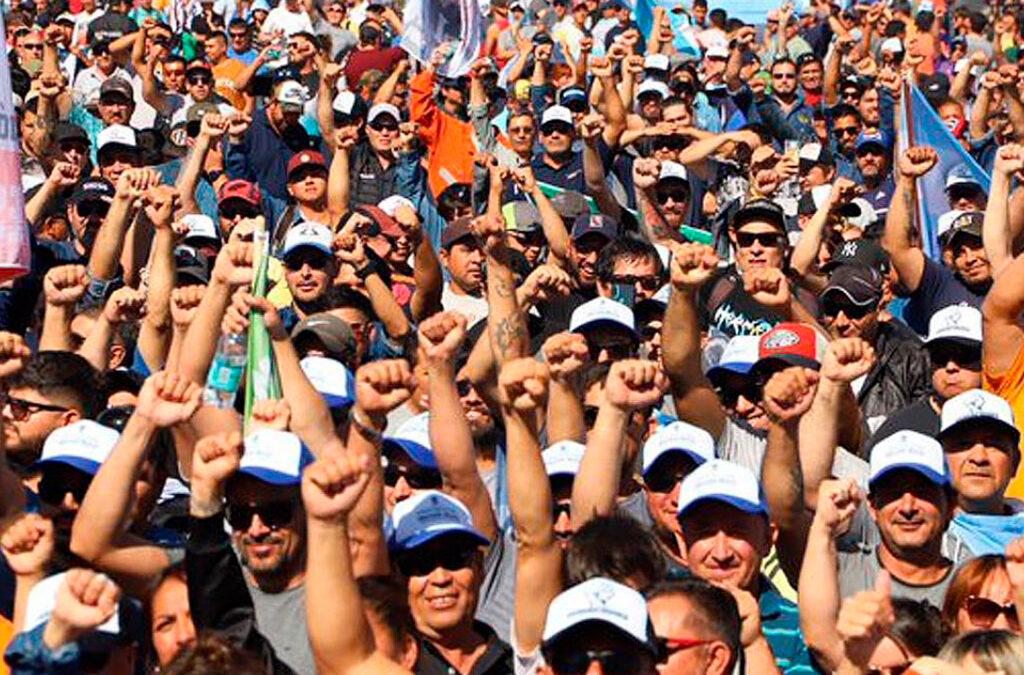 Por la normalización del abastecimiento de combustible, Petroleros suspenden el paro que habían anunciado pero quedan en estado de alerta y movilización