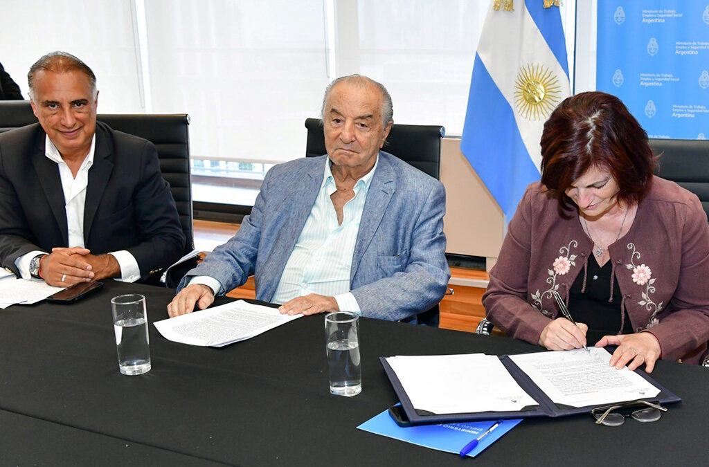 Trabajo desmintió un acuerdo entre FAECYS y supermercados para suspender personal