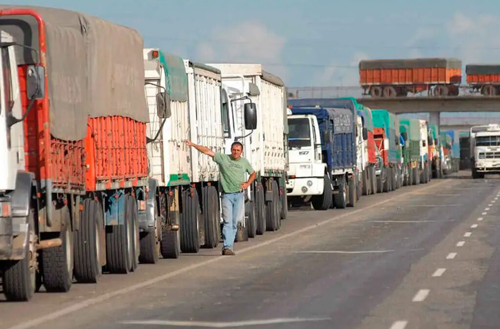 Combustible y Sira, una tenaza sobre la economía: los metalúrgicos hablan de suspensiones