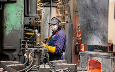 El empleo industrial volvió a crecer en agosto y acumula 25 meses de incremento acumulado