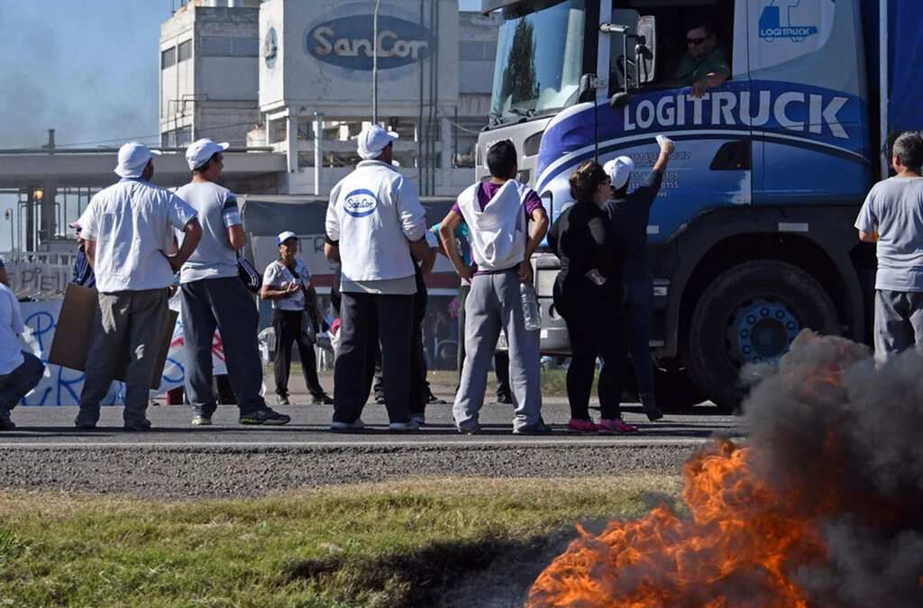 ATILRA cruzó a Sancor y reclamó respuestas por el salario de los trabajadores
