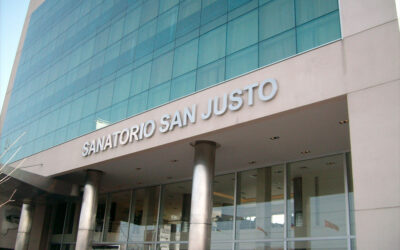 Protesta de los trabajadores del sanatorio de Camioneros en San Justo por falta de pago de sueldos