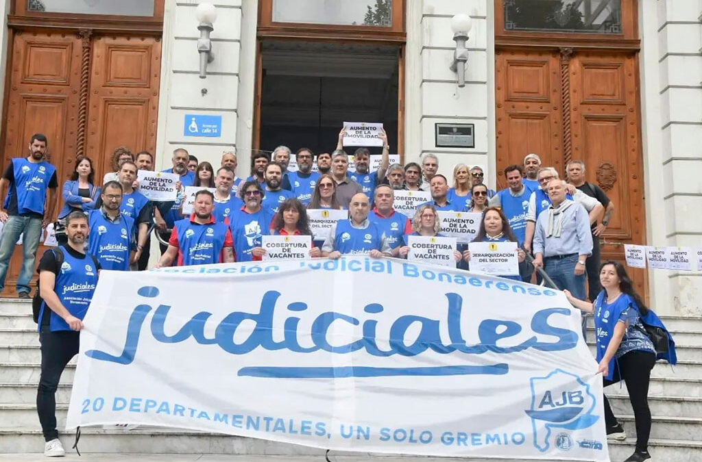 Los judiciales bonaerenses de la AJB exigieron la renuncia del director de la Corte Miguel Del Riego y lo acusaron de prácticas antisindicales y violencia laboral