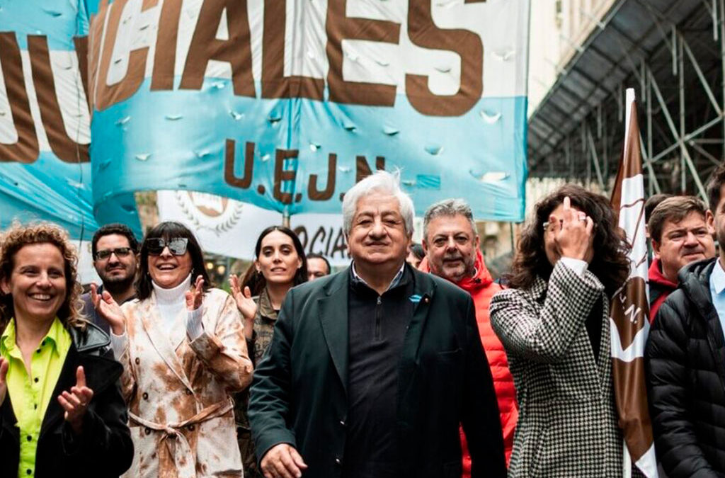 Judiciales: 19,5% de aumento para octubre y noviembre y contundente apoyo a Massa