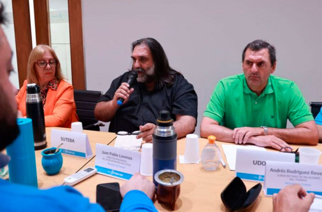 Docentes bonaerenses: Casi todos aceptaron la oferta de Kicillof pero un sindicato estira la respuesta