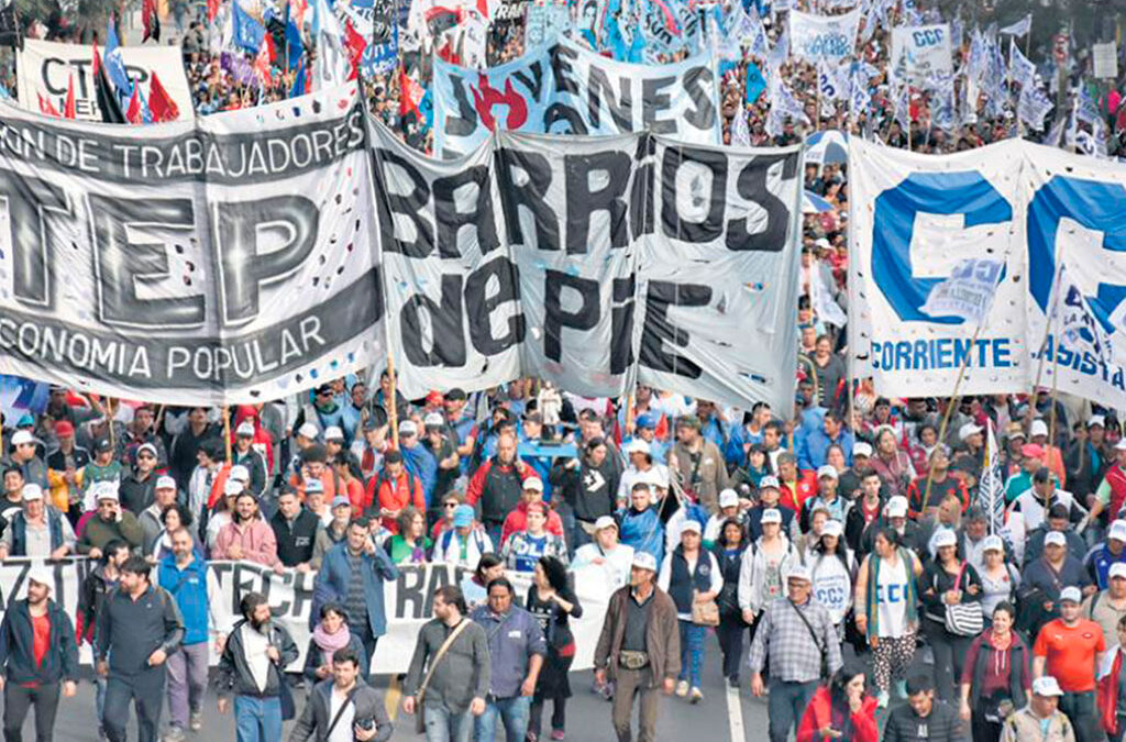 Desde Barrios de Pie alertan que si Milei «cumple lo que promete», habrá un «salto de la desocupación» y los movimientos sociales tendrán mayor representatividad