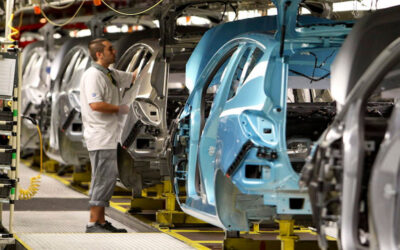 Nissan y Mercedes Benz anuncian planes de retiro voluntario tras los anuncios de Milei