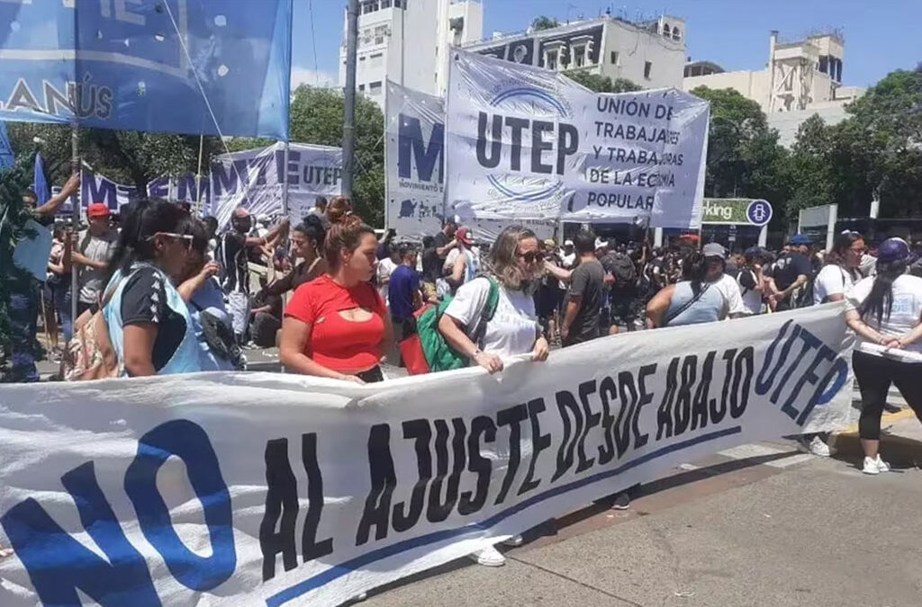 Las organizaciones sociales unen fuerzas con la CGT y lanzan las primeras advertencias ante el ajuste anunciado por Milei