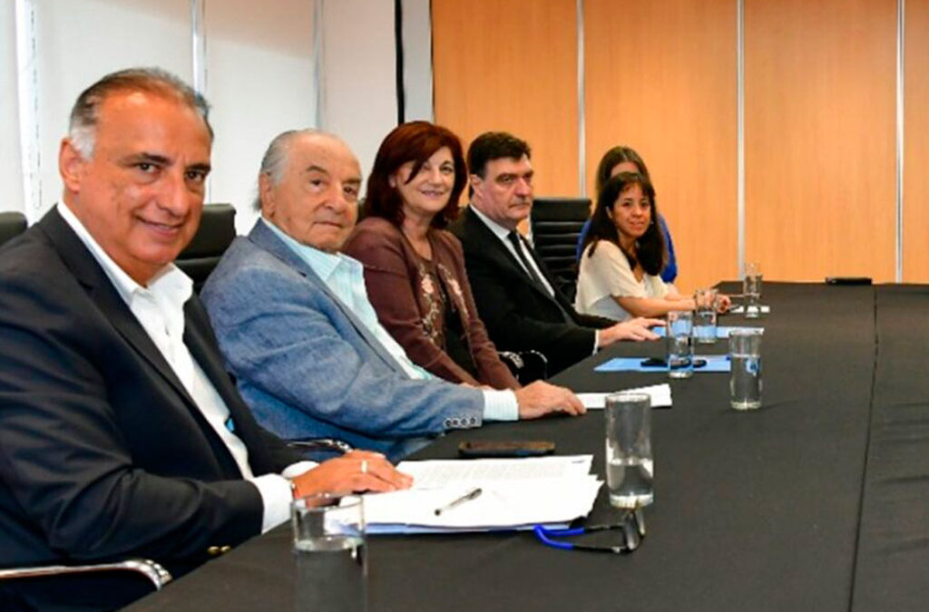 Armando Cavalieri pacta un bono de fin de año de 100 mil pesos para una porción de los empleados de comercio