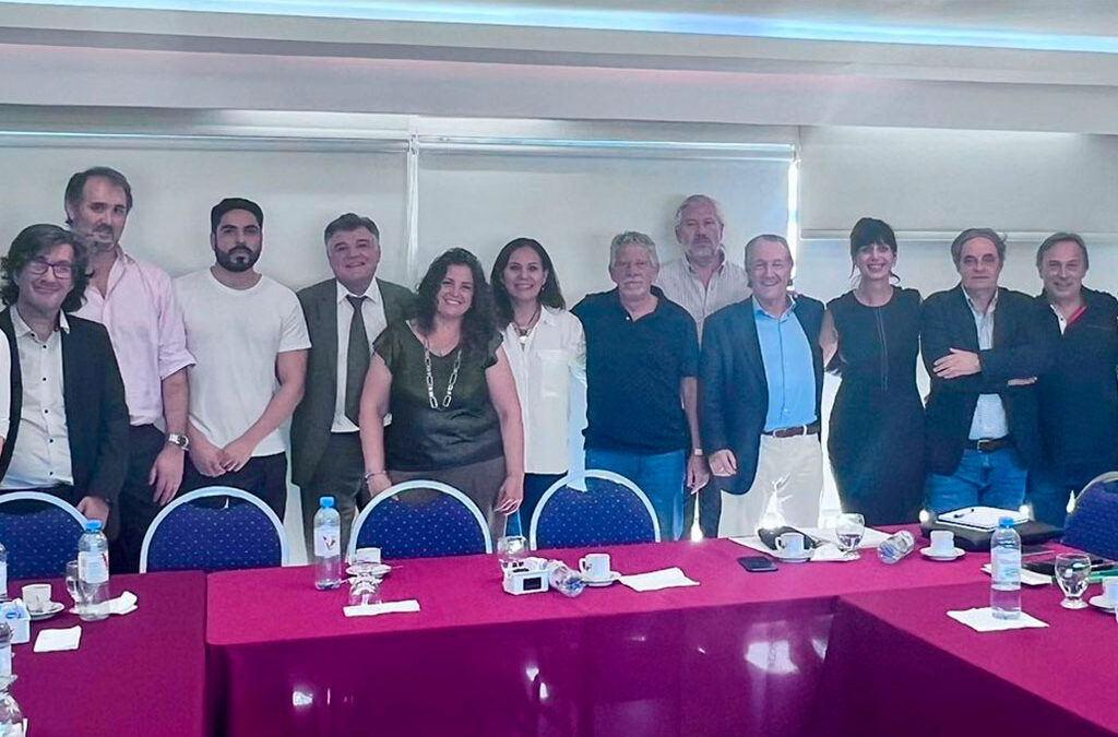 Paritarias libres, ultraactividad de convenios y derecho a huelga: abogados de sindicatos le marcan la cancha a Milei