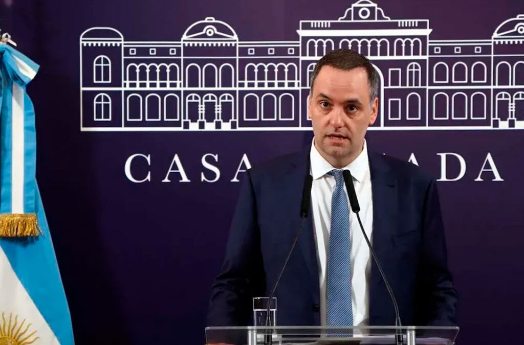 El primer mensaje del nuevo gobierno a los estatales: «Vamos a combatir el empleo militante»