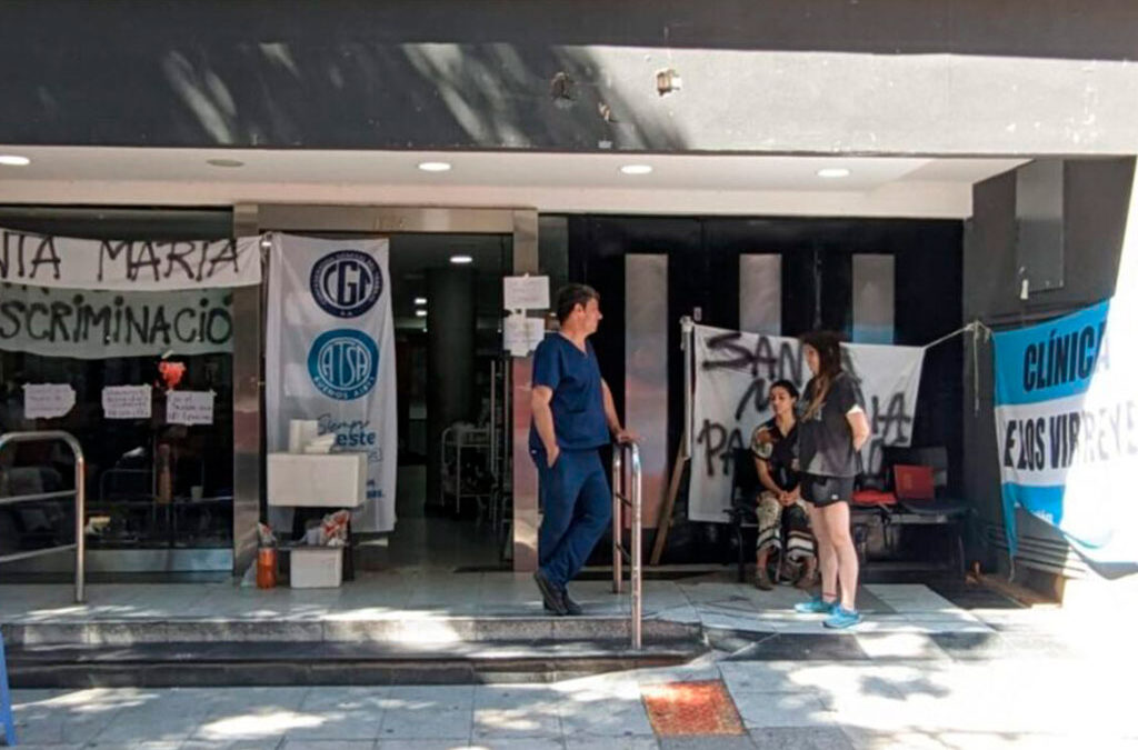 El caótico cierre de la Clínica de los Virreyes, del Sindicato de Santa María: El personal tomó el edificio