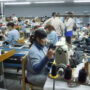 Dos fábricas de zapatillas despidieron 180 operarios