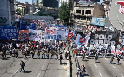 La estrategia de los piqueteros frente al protocolo de Patricia Bullrich: viajes en tren y subte con asistencia de abogados