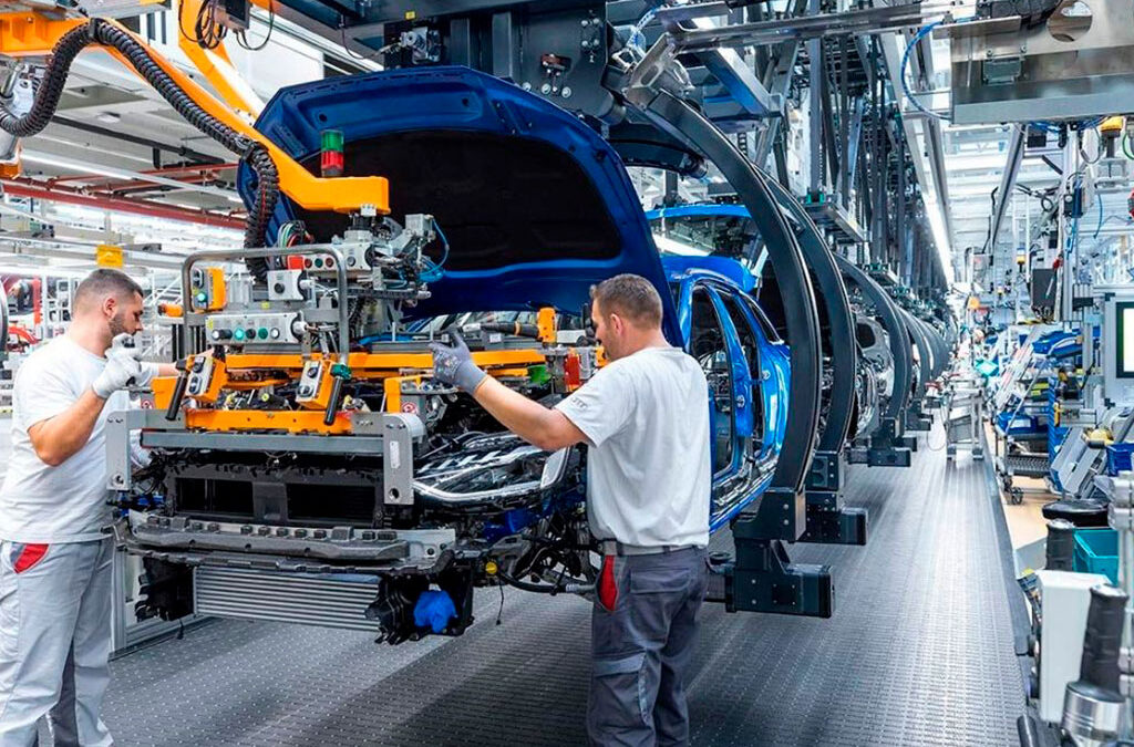 Terminales automotrices ya testean la integración de más piezas importadas y podría empezar la destrucción de las autopartistas nacionales