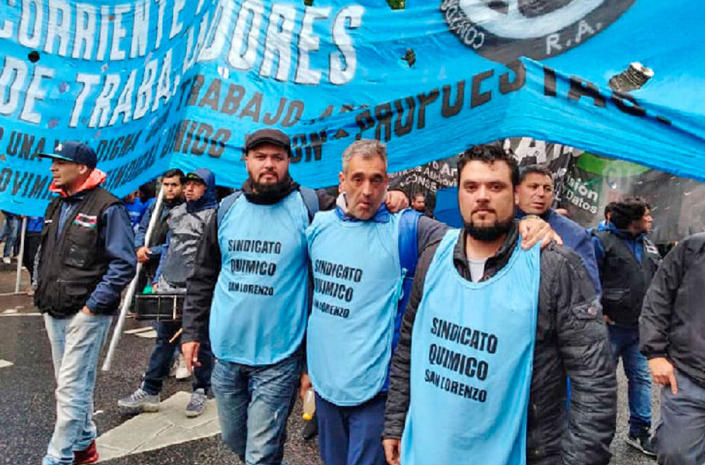 Los trabajadores químicos lograron un nuevo aumento salarial y un bono de fin de año de 200 mil pesos