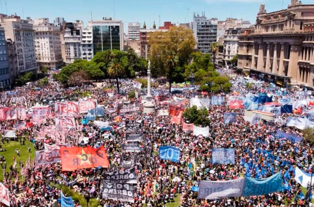EL DURO COMUNICADO DE LA MARCHA DE LA CGT: JAVIER MILEI BUSCA «DISCIPLINAR A LOS TRABAJADORES Y SÓLO PRIVILEGIAR INTERESES EMPRESARIALES»