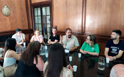 Mientras marchaban contra el DNU de Milei, el Gobierno citó a los gremios estatales a discutir paritarias pero no les ofreció nada