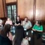 Mientras marchaban contra el DNU de Milei, el Gobierno citó a los gremios estatales a discutir paritarias pero no les ofreció nada