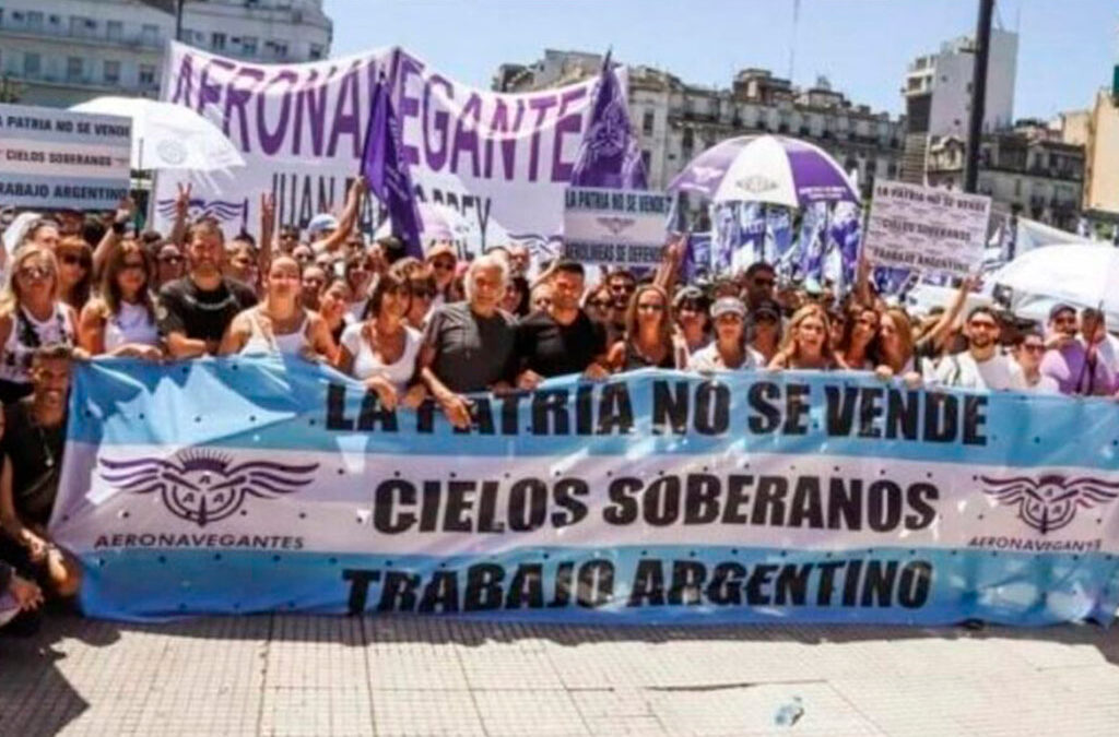 DNU de Milei: el planteo de inconstitucionalidad del gremio de aeronavegantes será tratado por la justicia civil y comercial