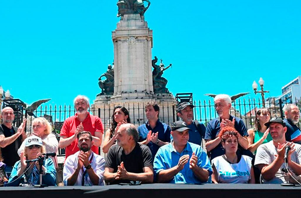 Convocan a una “vigilia” frente al Congreso para rechazar la Ley de Bases