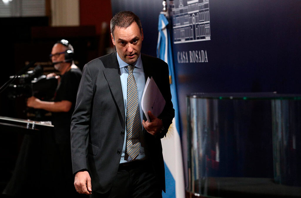 Adorni sube la confrontación con la CGT y dice que la libre elección de obras sociales busca eliminar los «privilegios de la casta sindical»