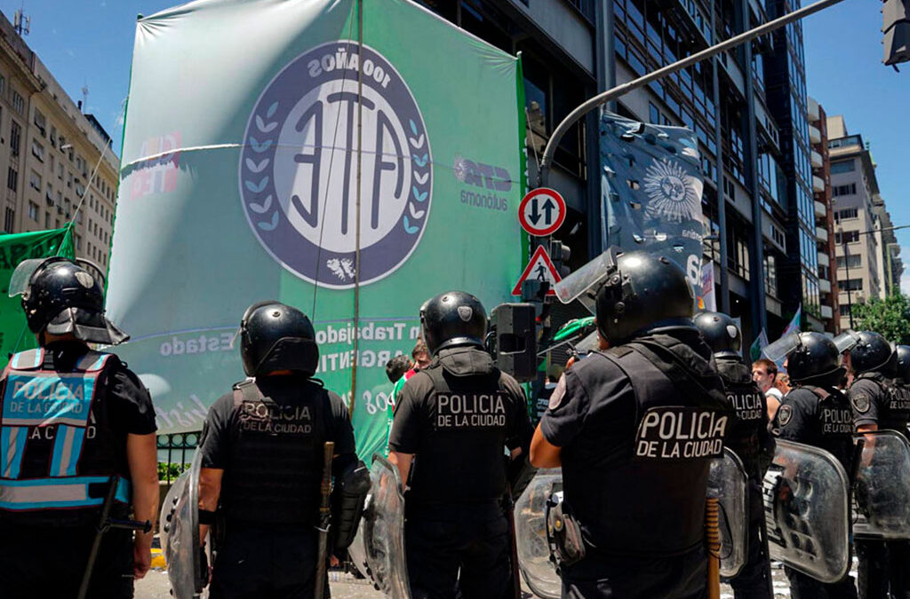 Preocupación en Trabajo porque los despidos masivos amenazan con paralizar áreas sensibles del organismo laboral