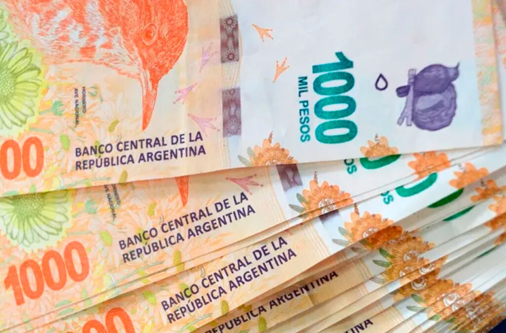 Uno por uno, todos los aumentos en enero 2024: combustibles, prepagas, internet y alquileres