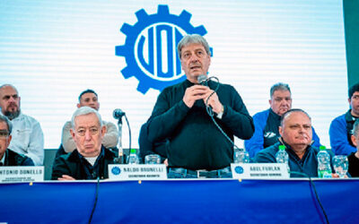 Los trabajadores metalúrgicos temen por despidos mientras cobran el último aumento antes de la paritaria