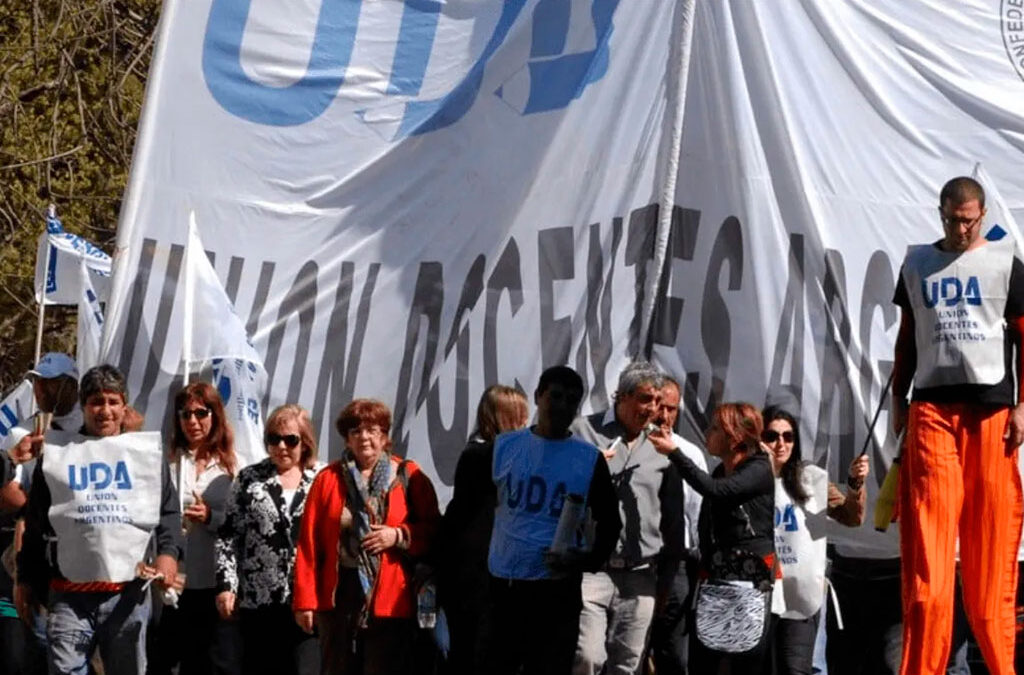 Los gremios docentes con representación nacional discutirán paritarias en febrero