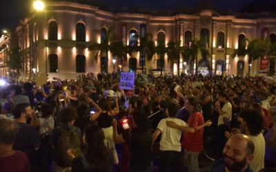 Cacerolazo cultural, la movilización convocada en todo el país contra la ley ómnibus