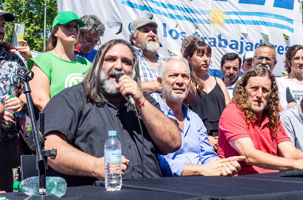 Baradel le pidió al Gobierno nacional «que respete al Congreso» donde se eligió mayoritariamente a Unión por la Patria