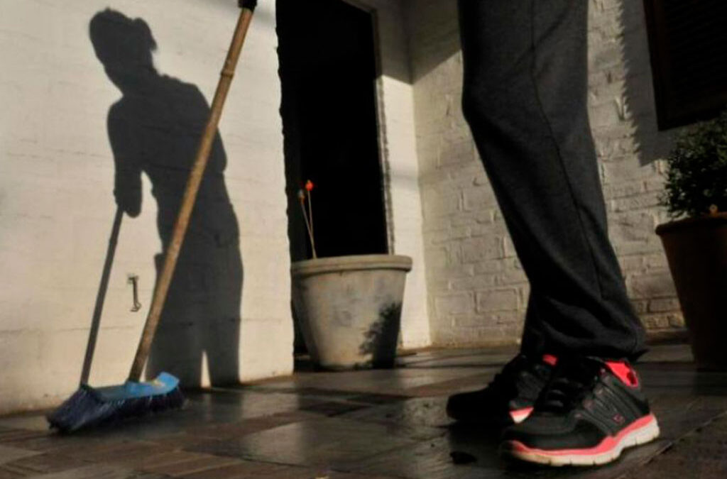 Milei terminó con el programa Registradas, que impulsaba la formalización de las trabajadoras de casas particulares