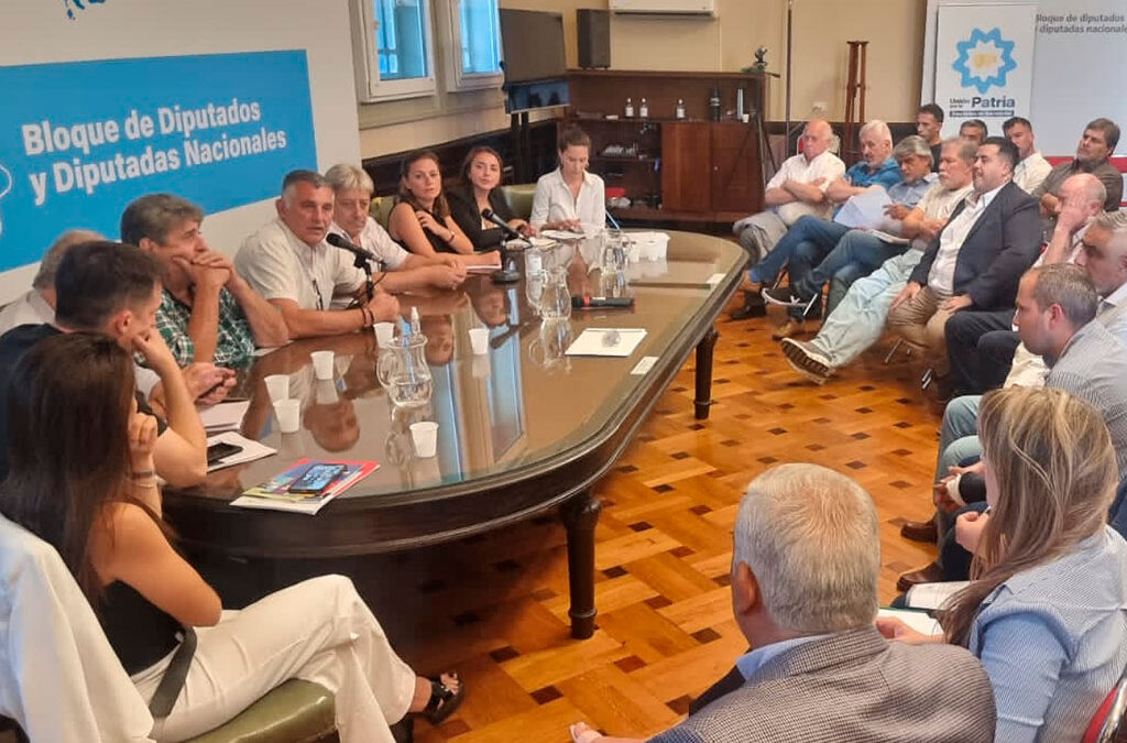 Los gremios industriales advierten: «Este modelo solo funciona con desocupación, precarización laboral y represión»
