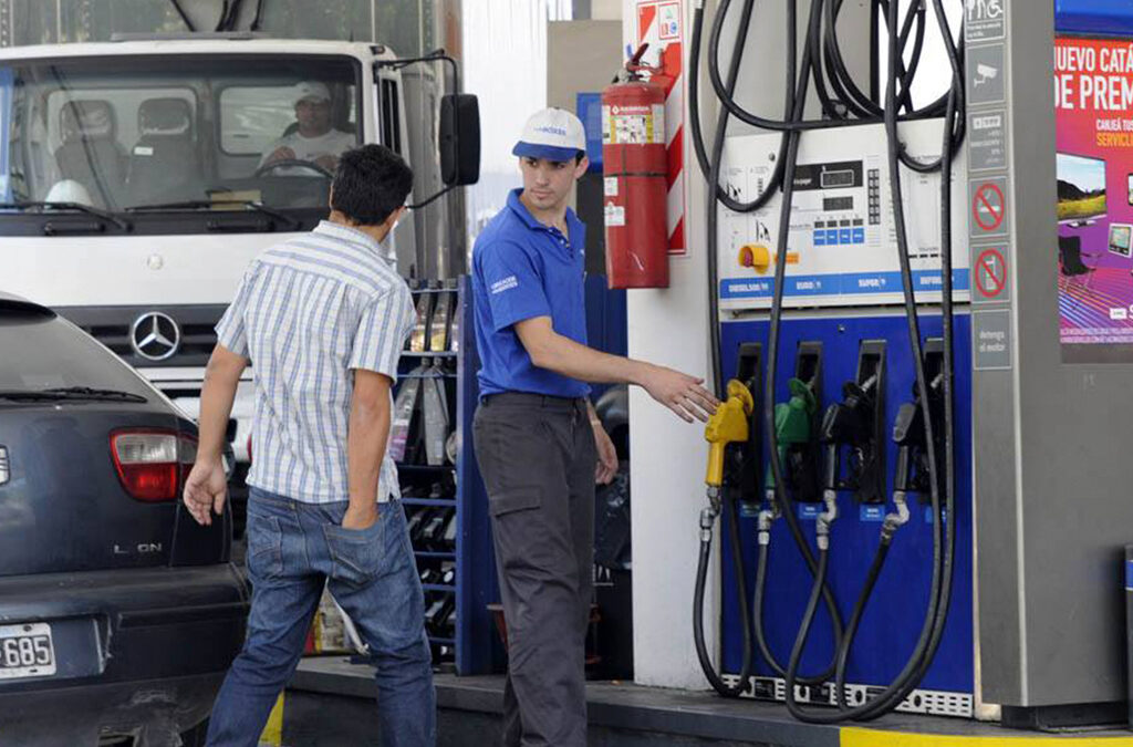 Gremio de Estaciones de Servicios reclamará un aumento salarial este mes y pide paritarias mensuales