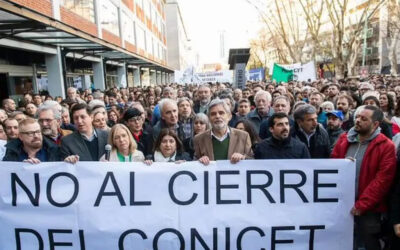 Protestas por la suspensión de becas y despidos en el Conicet