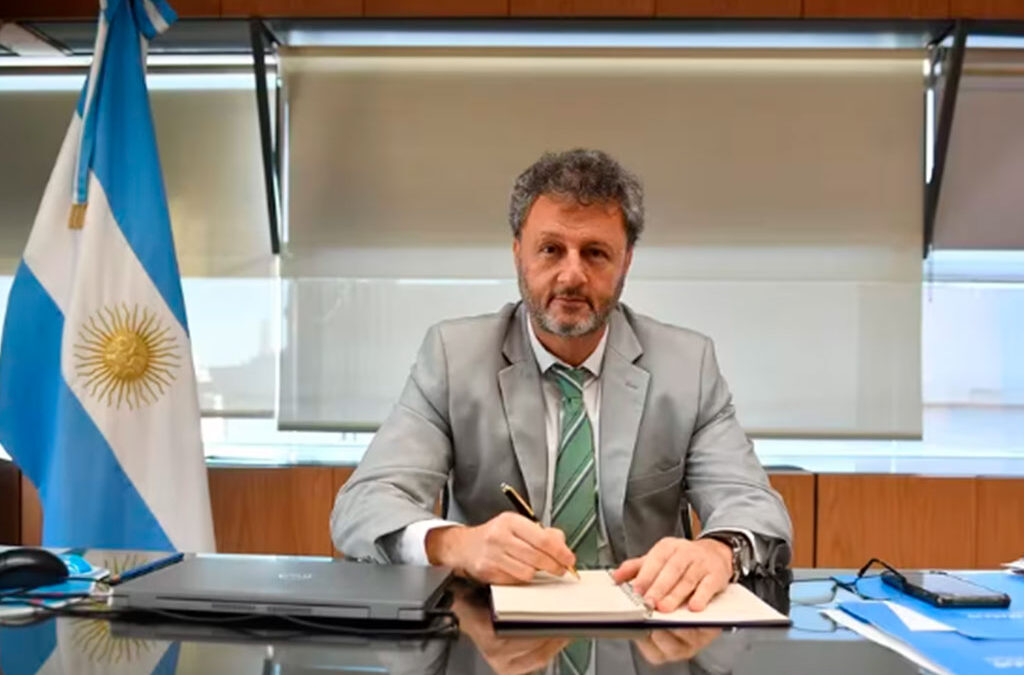 Ante el paro de la CGT, el Gobierno decidió postergar sin fecha el aumento del salario mínimo