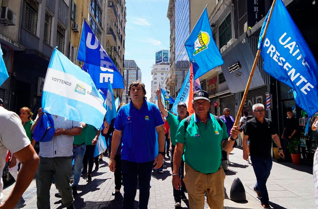 La UATRE para y moviliza al Congreso junto a la CGT contra la reforma laboral de Milei