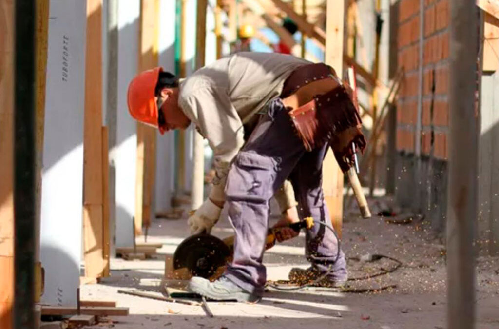 Uno por uno, los 8 gremios que acordaron paritarias ajustables a la inflación: ¿A qué trabajadores beneficia?