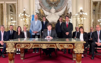 El juez Lavié Pico remitió un amparo contra la reforma aeronáutica del DNU de Milei al fuero civil y comercial federal