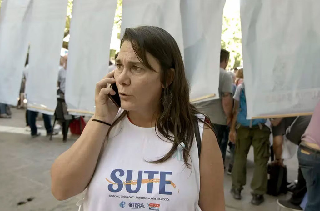 En medio de la paritaria, el SUTE resiste un fallo judicial que complica a las autoridades