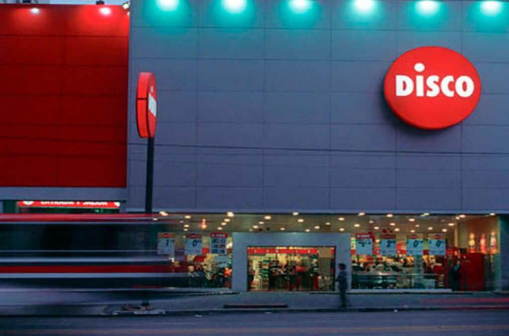 Comercio denuncia el despido de 15 trabajadores en una sucursal porteña de Disco