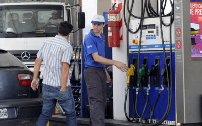 Trabajadores de estaciones de servicio acuerdan un aumento del 43%