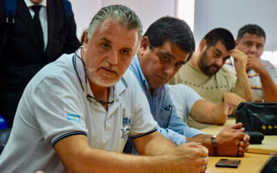 Marítimos sostienen el paro de Arena y Piedra y gremios proponen abastecer el Litoral por vía terrestre