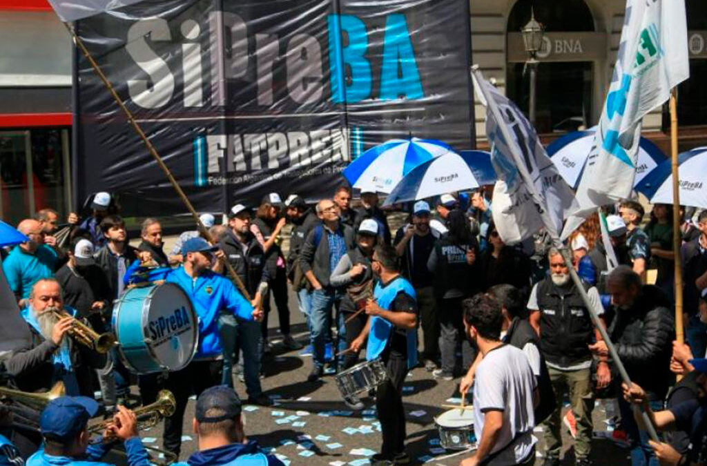 Periodistas: Paro de 24 horas en diarios, agencias de noticias, portales y revistas