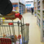 Por qué la industria dice que el congelamiento del salario mínimo no pegará en el consumo