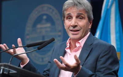 Caputo confirmó que Milei fijará un nuevo salario mínimo y que la actualización perderá por más de 50 puntos por debajo de la inflación