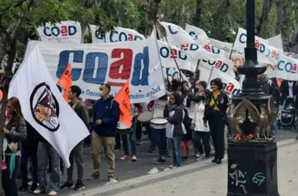 Los docentes de la UNR advierten que se complica el inicio de clases