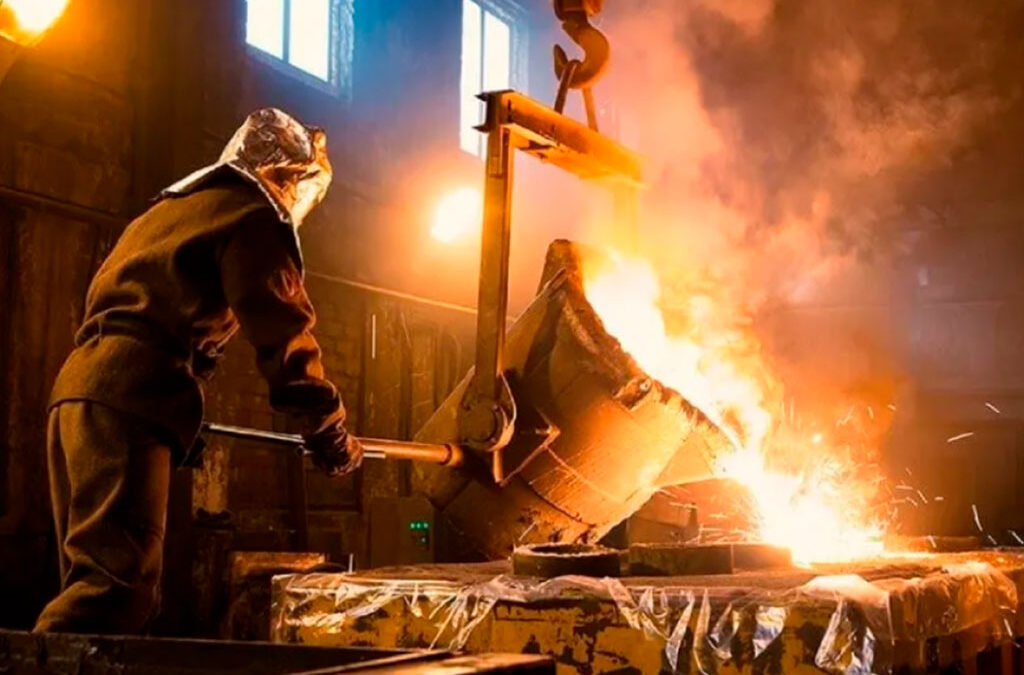La producción industrial cayó 4,8% entre diciembre y enero